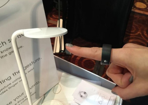 CES2015：功能强大 最小的智能家居手环亮相
