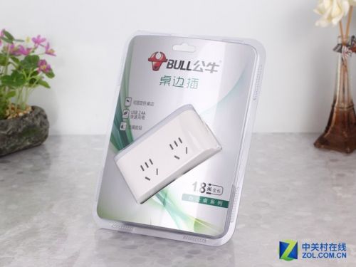 办公用电得心应手 公牛时尚桌边插评测 