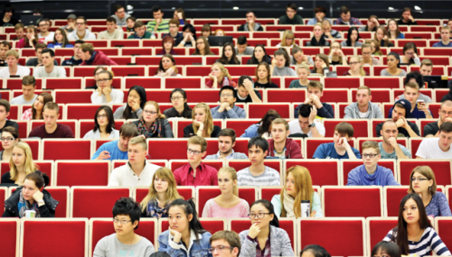 比尔·盖茨：上大学是更靠谱的成功之路