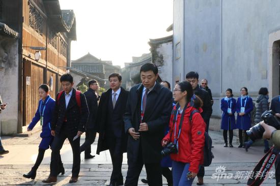 尚冰接受新浪科技采访