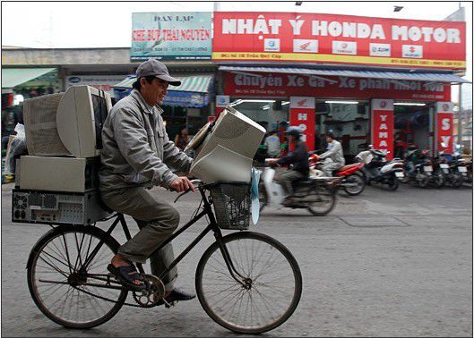 电子垃圾何处去？ 回收再利用保护环境