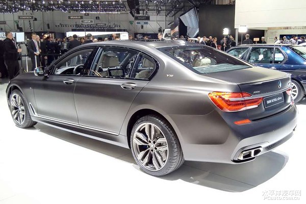 M760Li