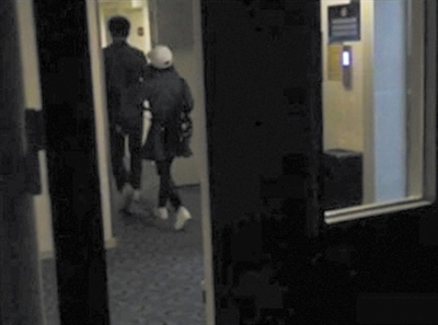 酒店色情卡片牵出色情服务团伙 卖淫女随叫随到