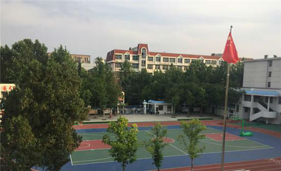 山东农业大学附属学校被指毒跑道致学生流鼻血