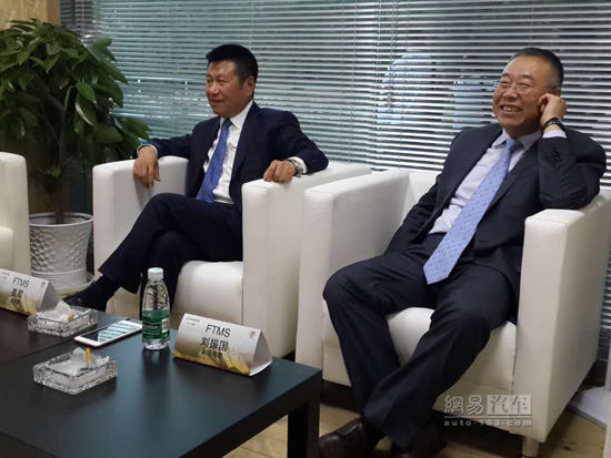 一汽丰田
销售有限公司总经理姜君与一汽丰田
销售有限公司副总经理刘振国接受网易
采访