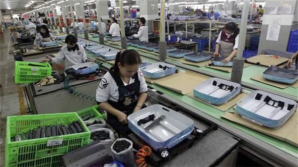 台湾科技业上半年收入跌7%：苹果乏力，大陆撑场