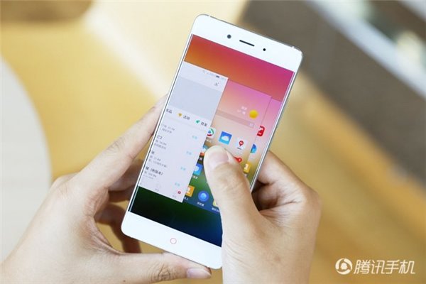 曲面屏还是无边框？仅谈三星与努比亚的屏幕美学