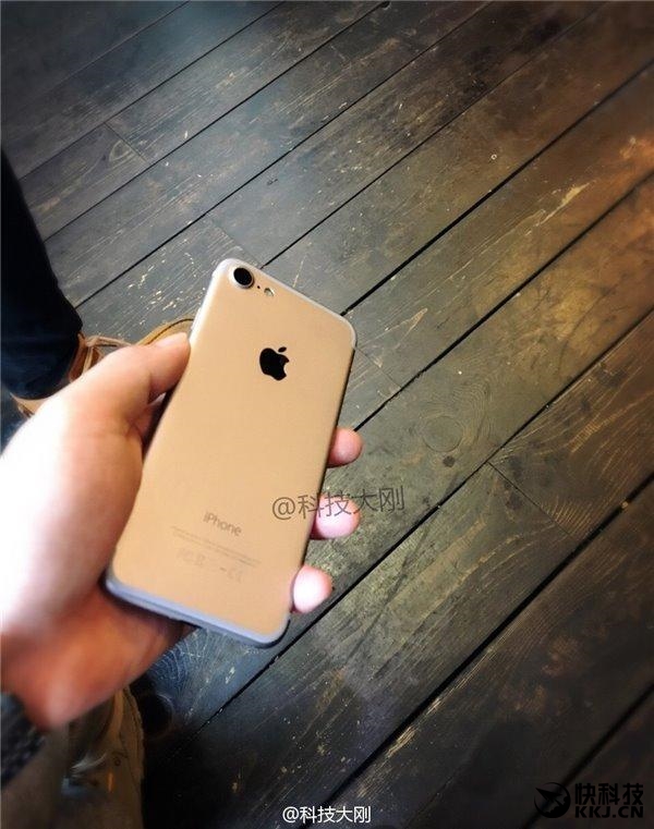 iPhone 7、7 Plus、7 Pro外形齐曝光！