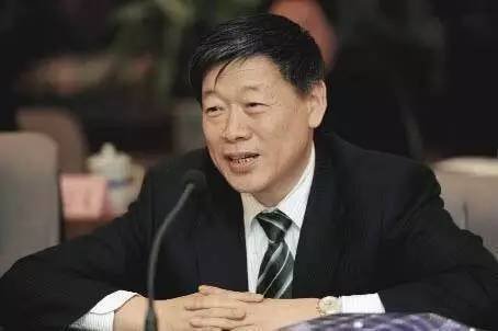 他比任正非更伟大，他是红海之王