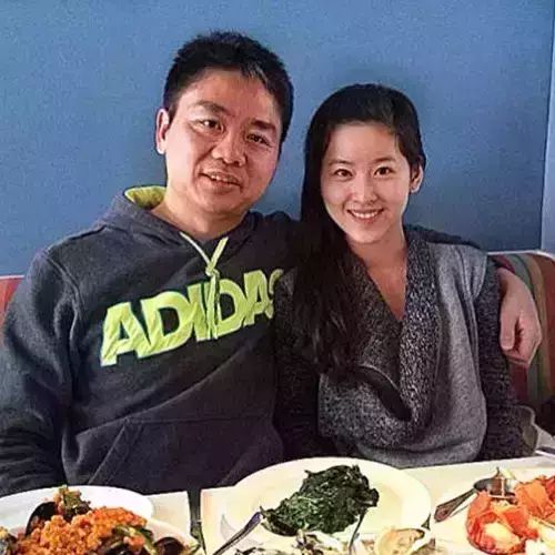 刘强东靠身边的女人，给京东带来多少流量？
