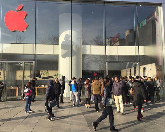 iPhone电池断货想换不容易 黄牛淘宝趁机谋利