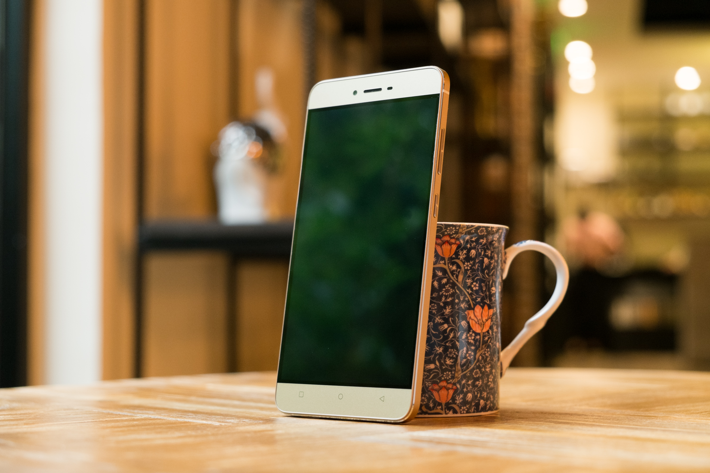 OPPO、VIVO们若遭竞争对手围攻,先成为炮灰的可能会是金立 OPPO、VIVO们若遭竞争对手围攻,先成为炮灰的可能会是金立