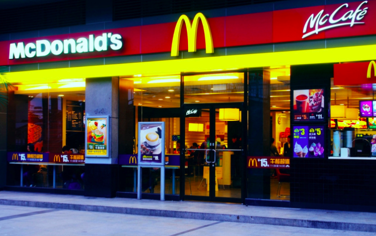 麦当劳中国已完全被中资控股，未来五年再开1500家新店        