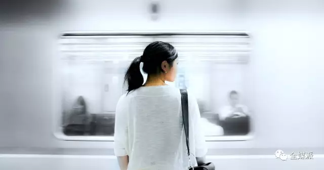 那些在媒体中悬而未跳的年轻人，他们的焦虑与信仰