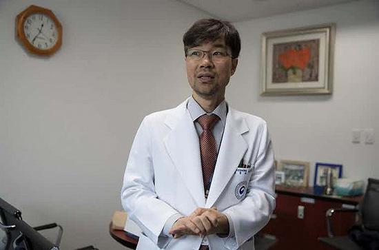 韩国心理健康国家中心的专家Lee Tae-kyung