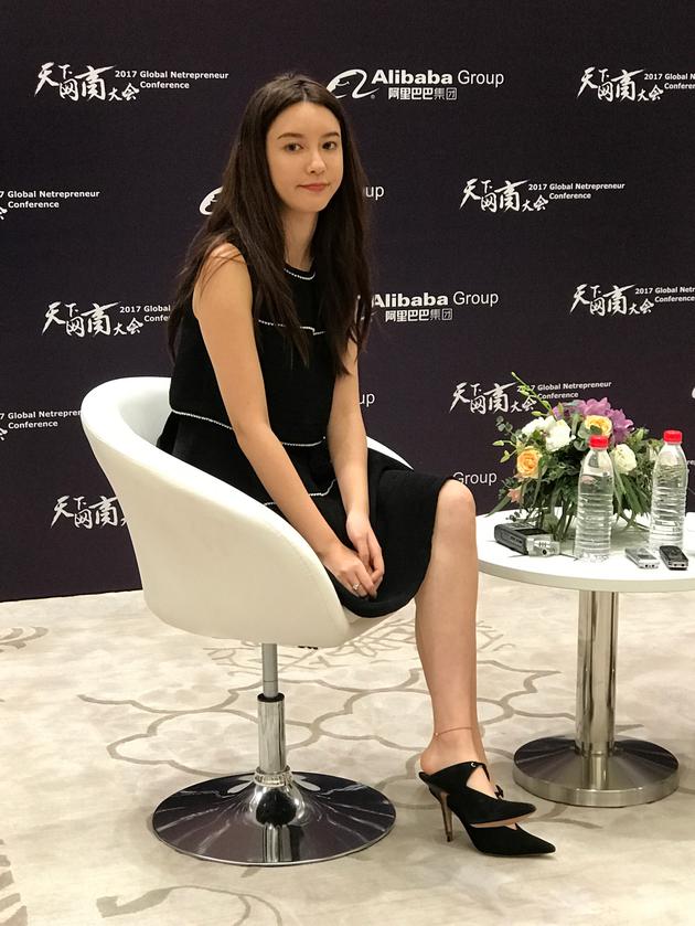 网红张大奕吸引着超过550万粉丝