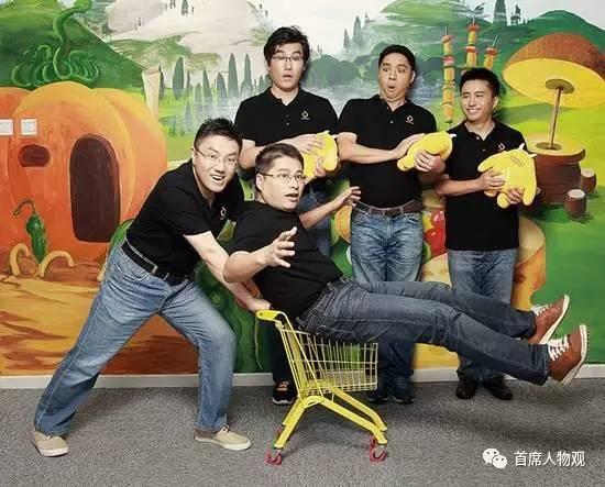 图：刘江峰（居中）是多点五个联合创始人之一