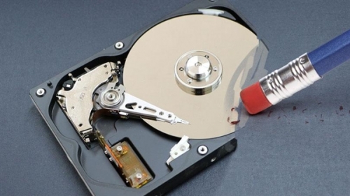 东芝突发2.5寸万转新硬盘：最大容量2.4TB