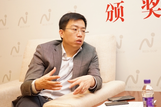 华帝副总裁何伟坚接受采访
