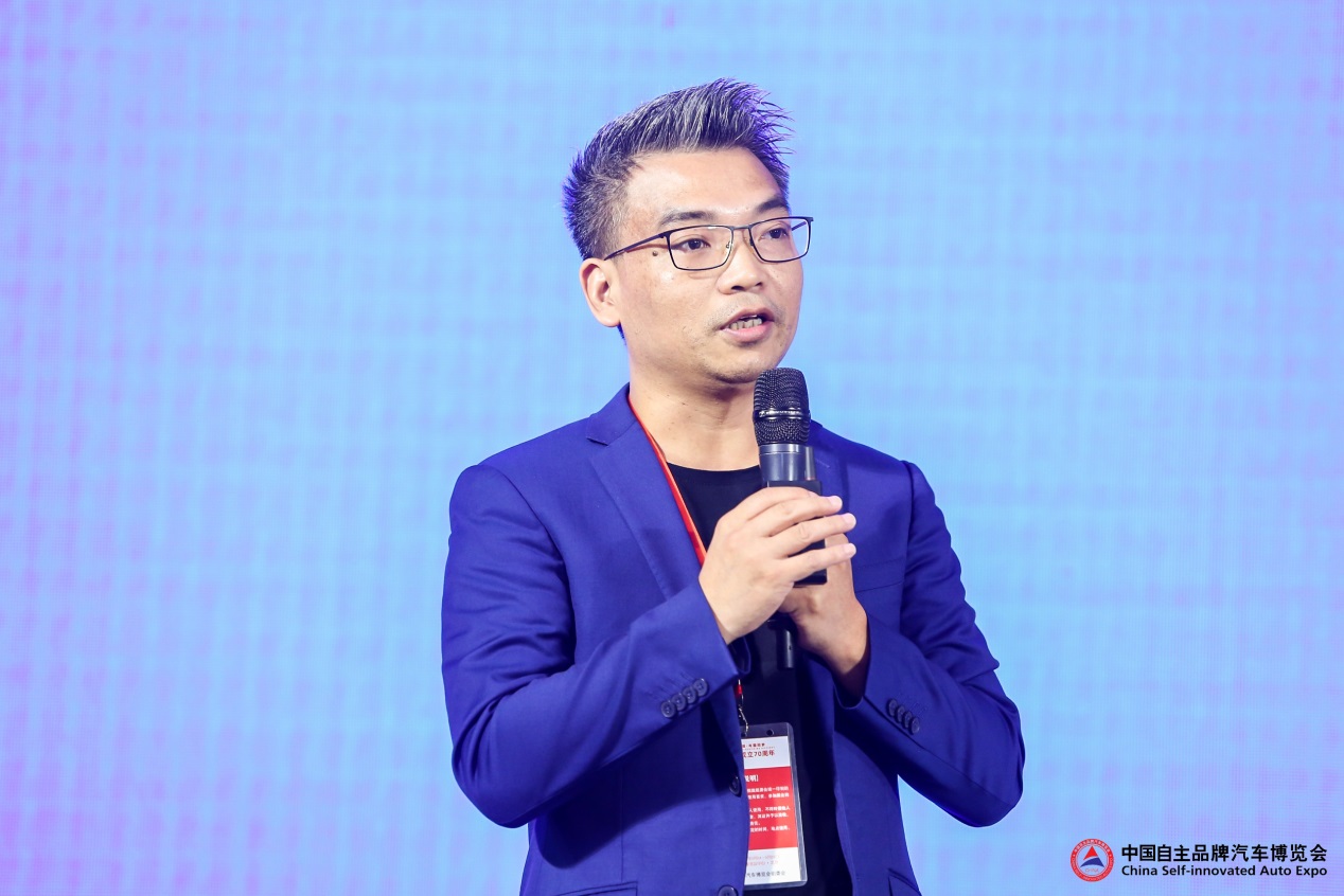 C:\Users\admin\Desktop\中国自主品牌
发展论坛图片\知店CEO 李明友.jpg