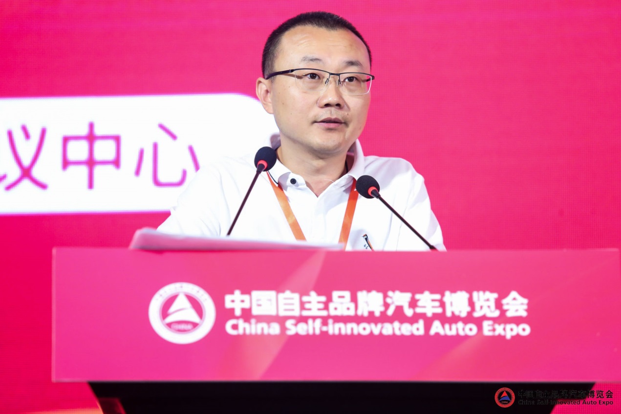 C:\Users\admin\Desktop\中国自主品牌
发展论坛图片\团车创始人、CEO闻伟.jpg