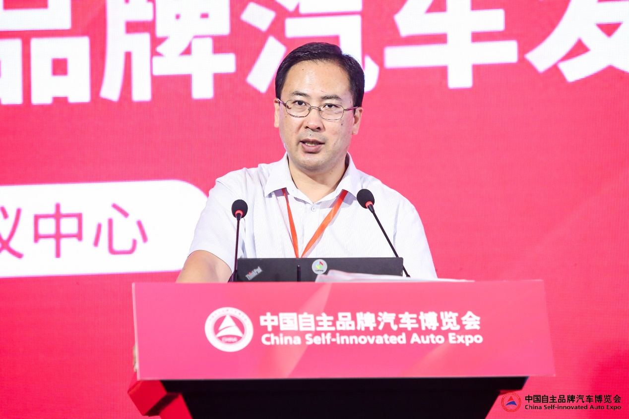 E:\献礼中华人民共和国成立70周年暨中国自主品牌
发展论坛 - 20190904\中国消费品质量安全促进会秘书长 王昆.jpg