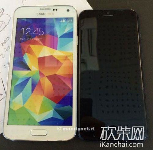 外媒放出iPhone 6机模对比三星S5照片